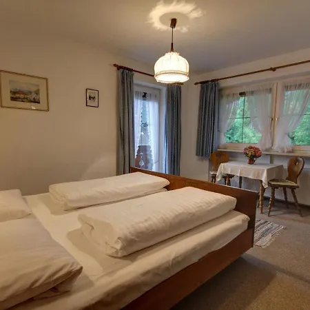 Modern In Eck With Balcony * Inzell