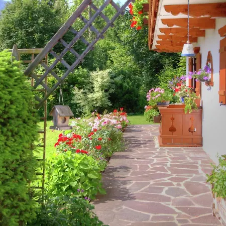 Modern In Eck With Balcony *